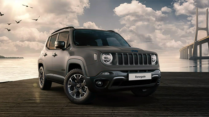 voiture Jeep dans le désert